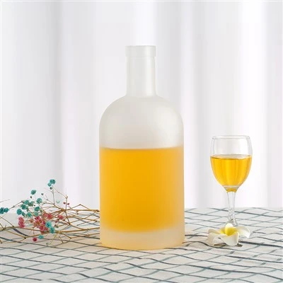 Chai rượu whisky thủy tinh mờ